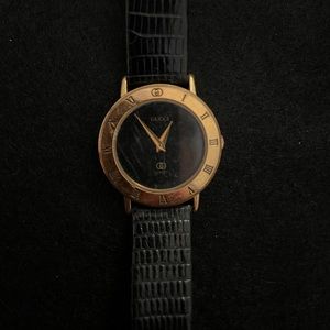 Gucci watch / time piece